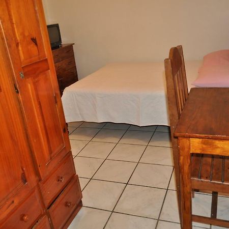 לונדרינה Hospedagem Centro Champagnat מראה חיצוני תמונה
